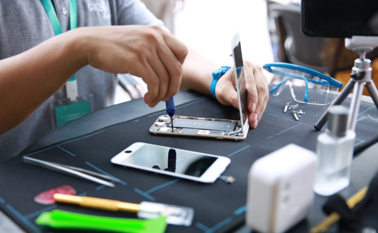 专注,专业手机维修,闪电修用20分钟浓缩给你